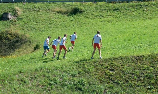 JAARVERSLAG  APAC SCHAATS TEAM 2004/2005.