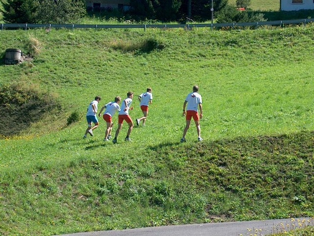 JAARVERSLAG  APAC SCHAATS TEAM 2004/2005.